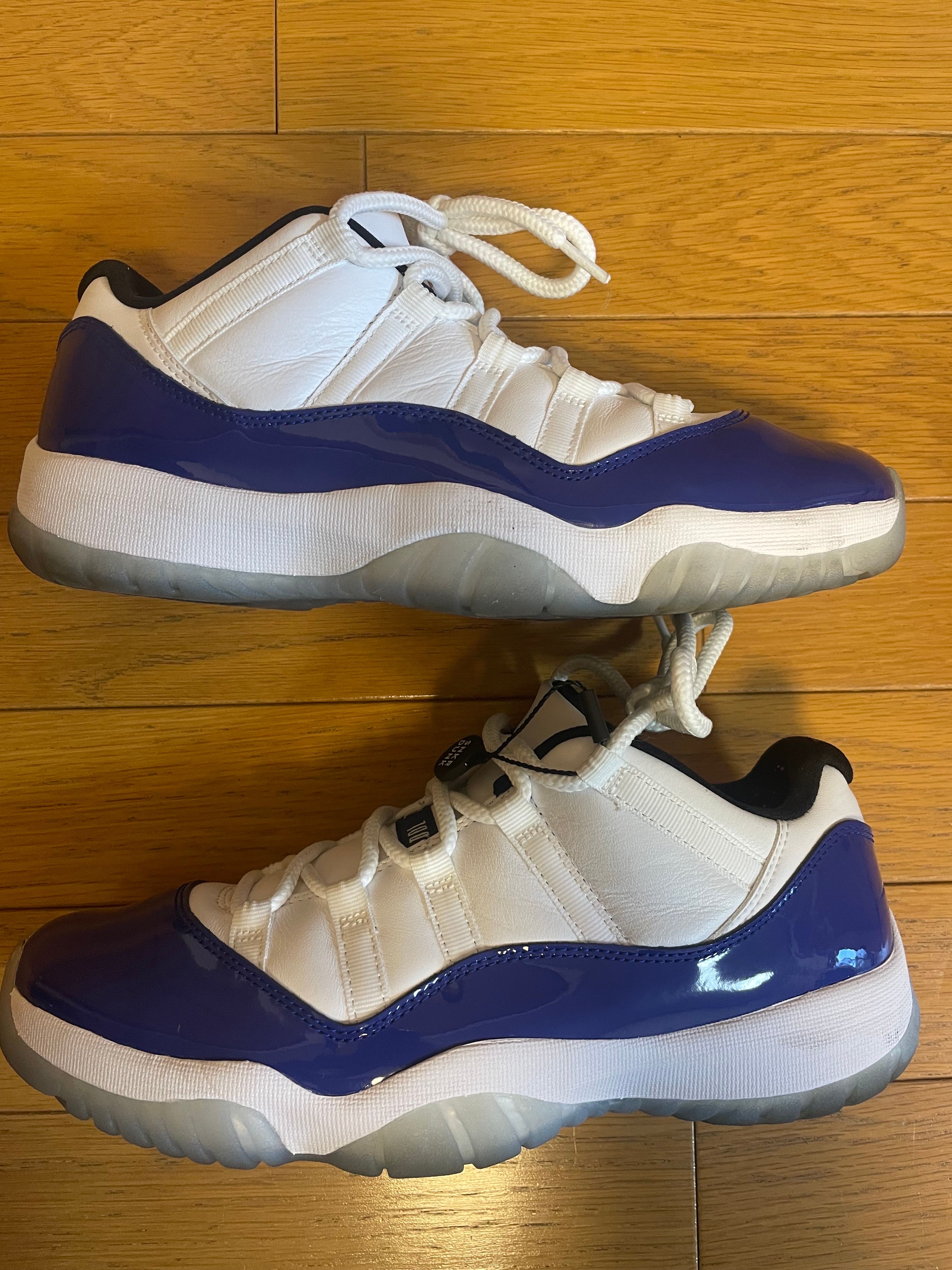 NIKE Women's AIR JORDAN 11 LOW "CONCORD SKETCH"