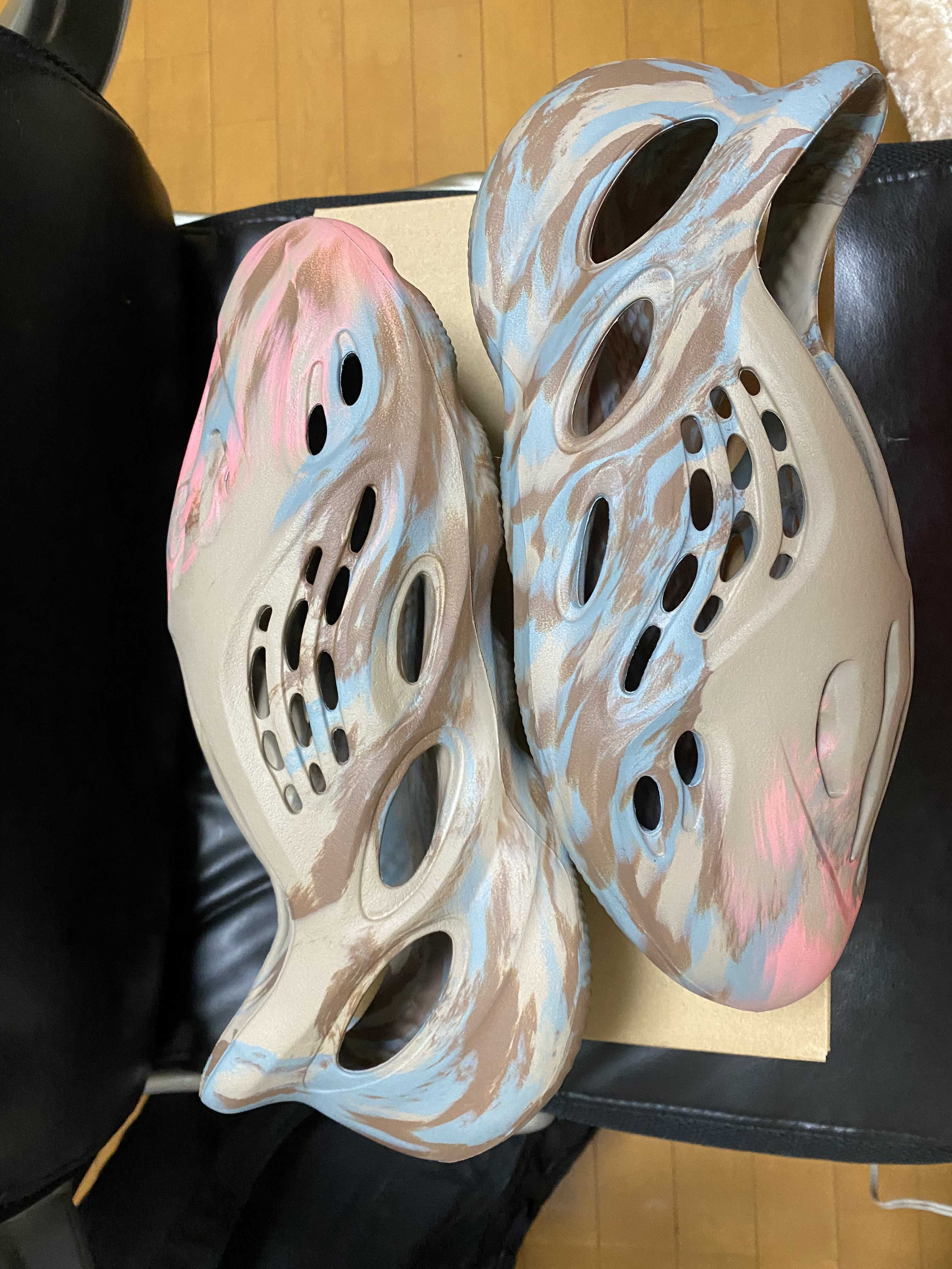 adidas YEEZY Foam Runner "Mx Sand Grey"