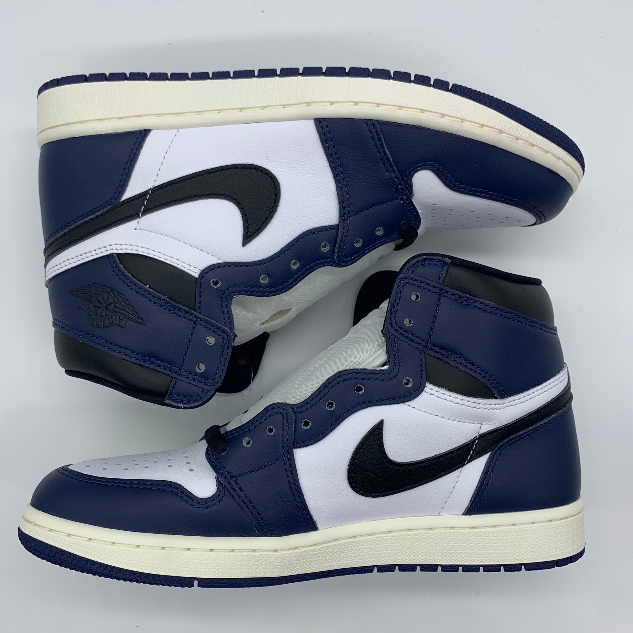 Nike Air Jordan 1 Retro High OG "Midnight Navy"