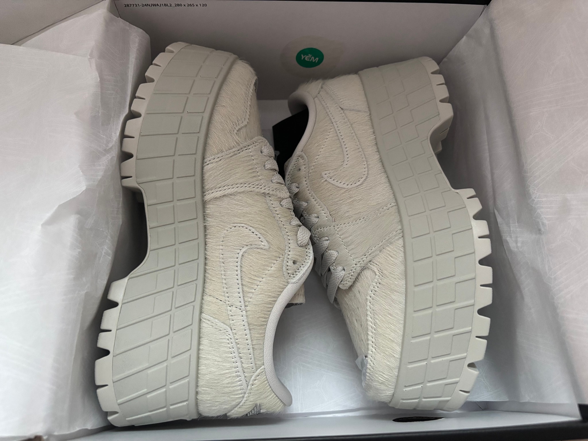 Nike Women's Air Jordan 1 Brooklyn Low "Light Bone/Metallic Silver"