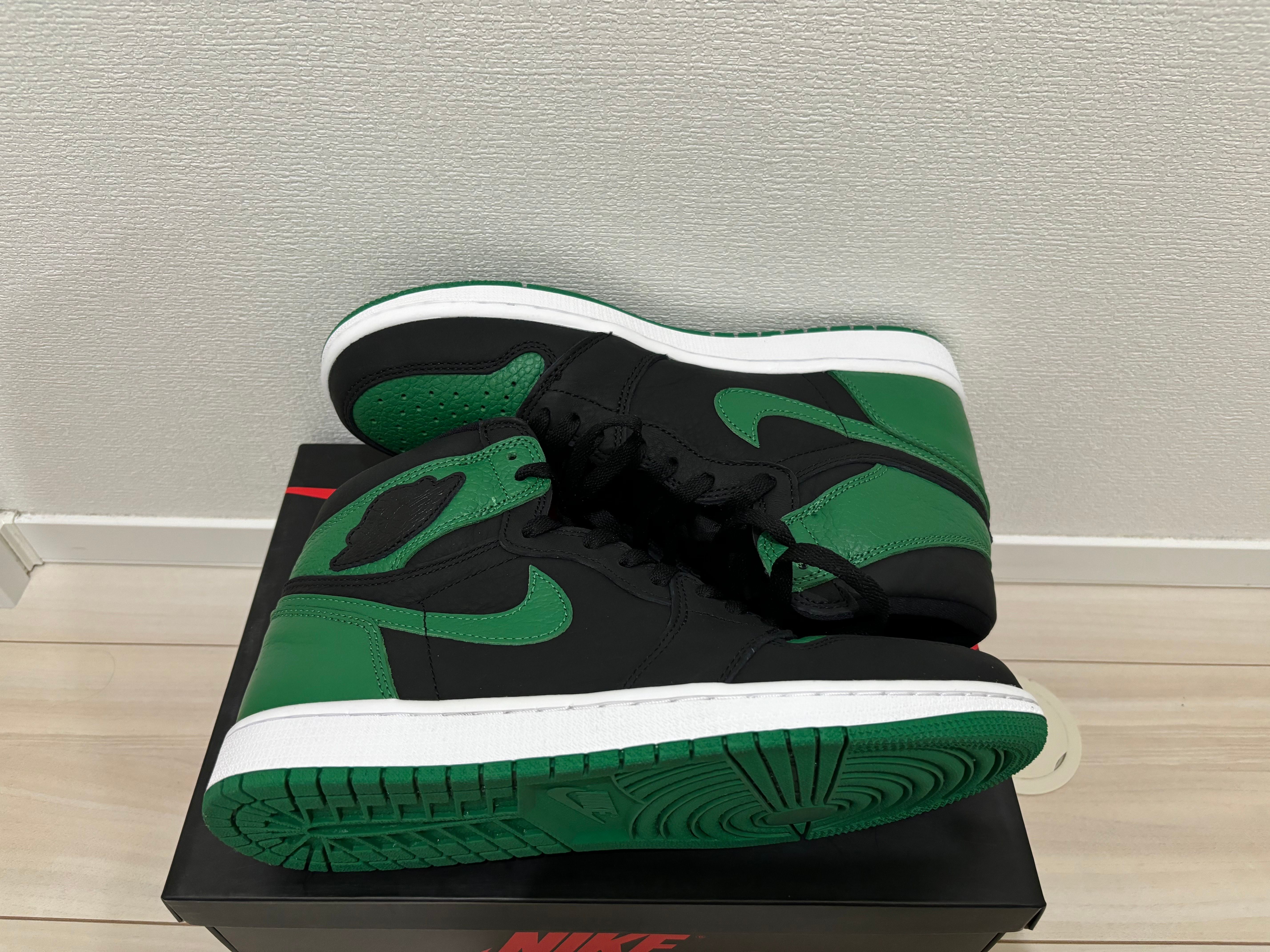 Nike Air Jordan 1 Retro High OG "Black/Pine Green" (2020)