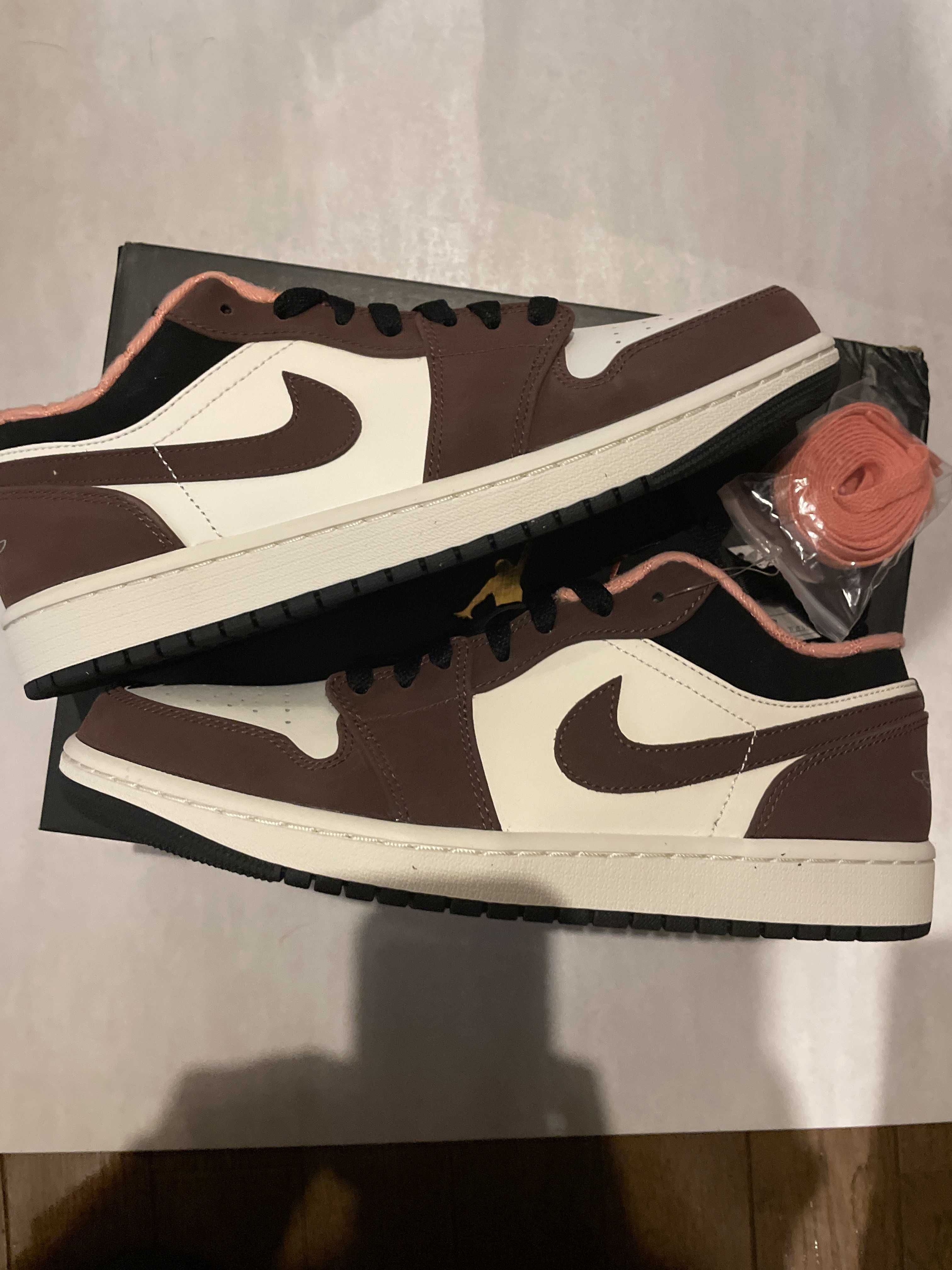 Nike Air Jordan 1 Low SE "Light Chocolate" / "Mocha Brown"