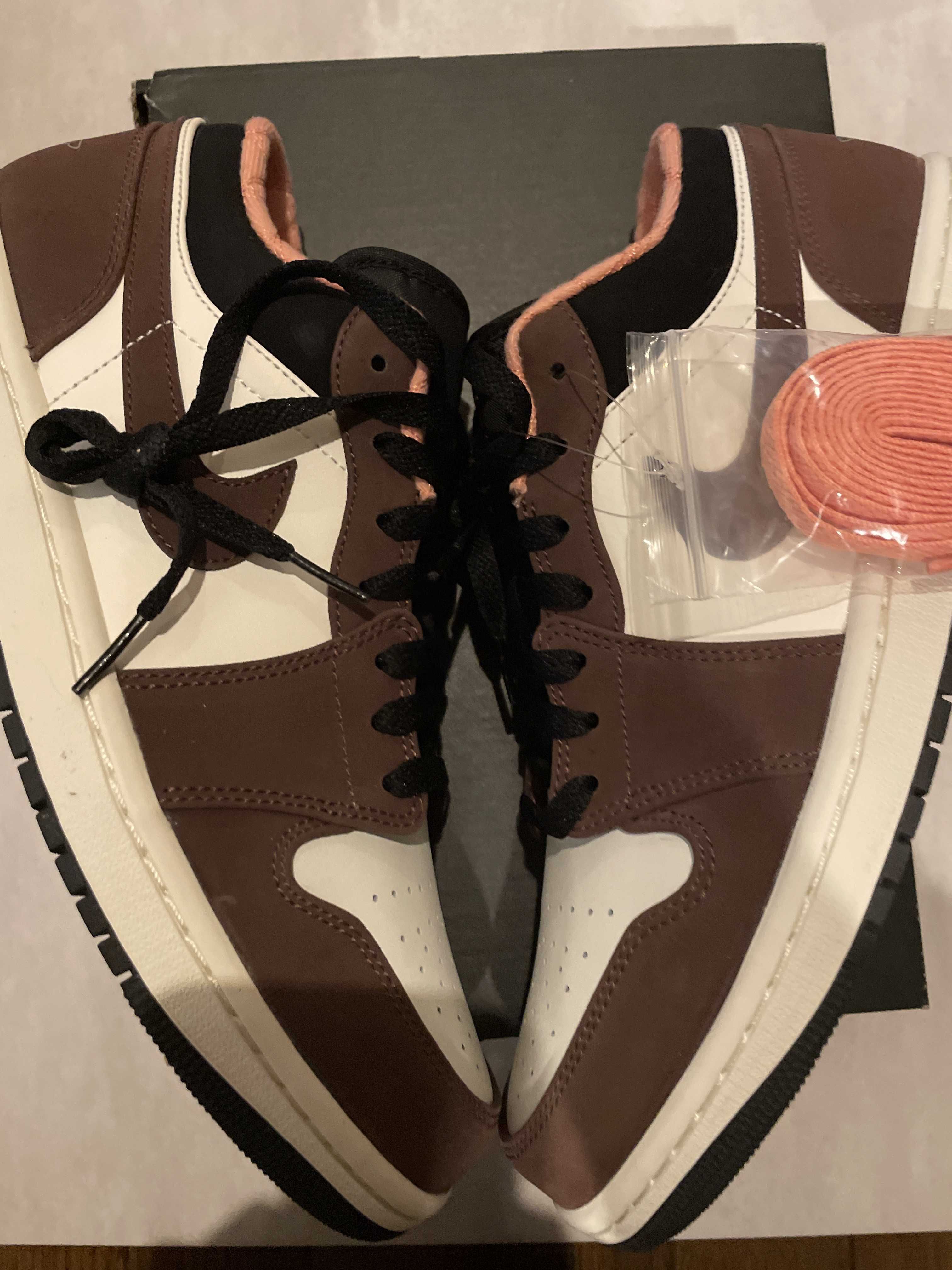 Nike Air Jordan 1 Low SE "Light Chocolate" / "Mocha Brown"