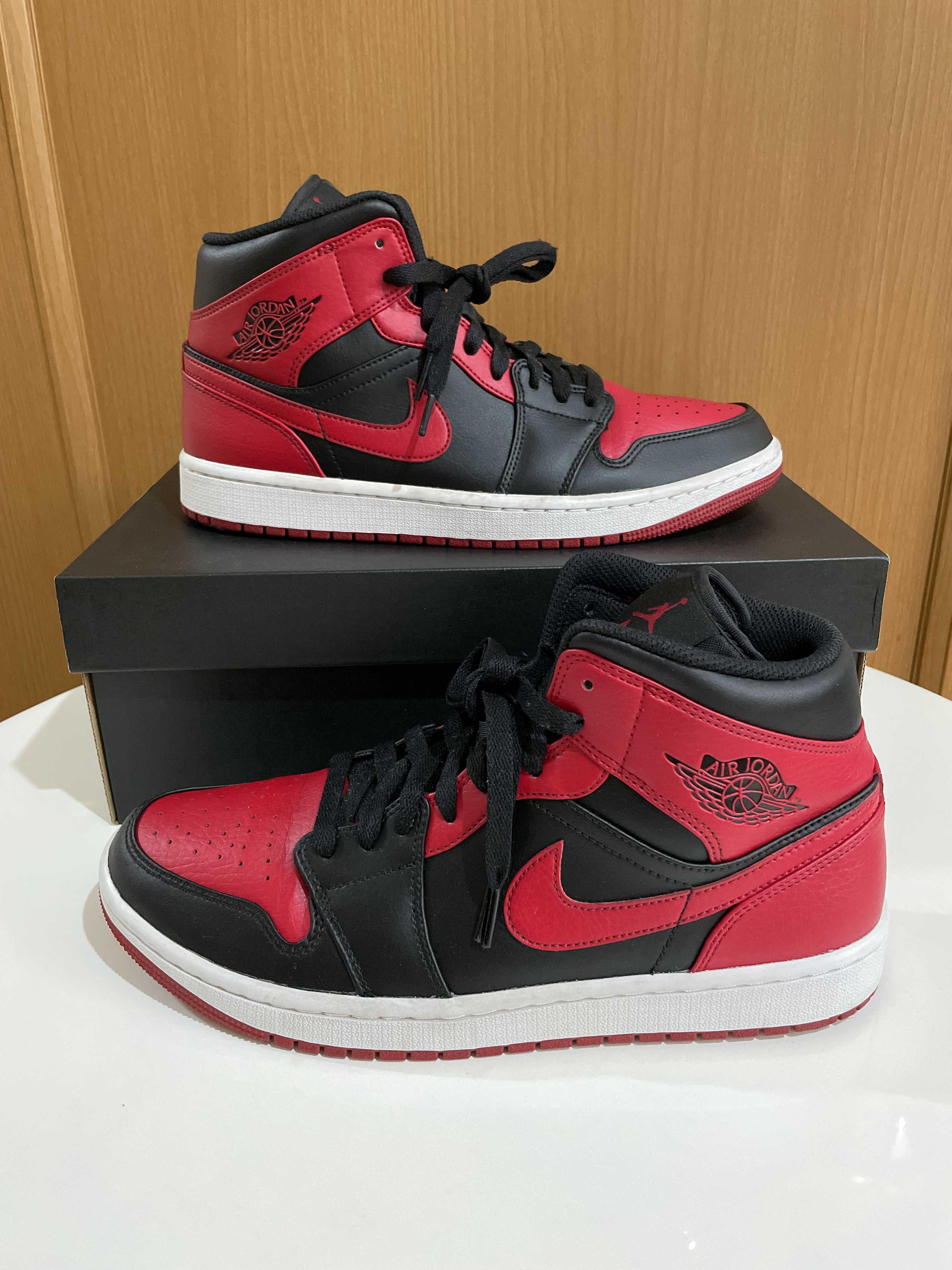 Nike Air Jordan 1 Mid "Bred"
