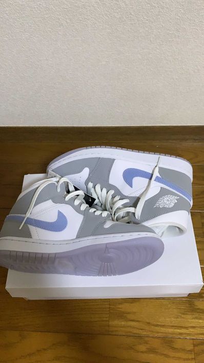 Nike Women's Air Jordan 1 Mid "Wolf Grey"