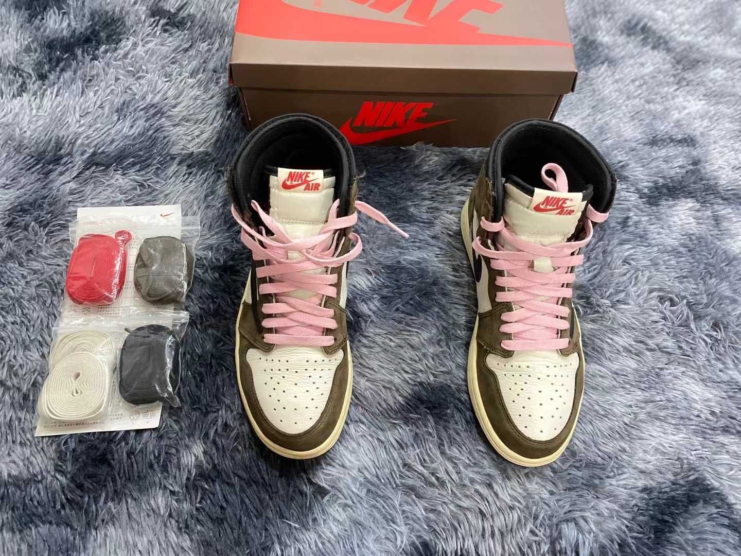 Travis Scott × Nike Air Jordan 1 Retro High OG TS SP "Sail/Dark Mocha"