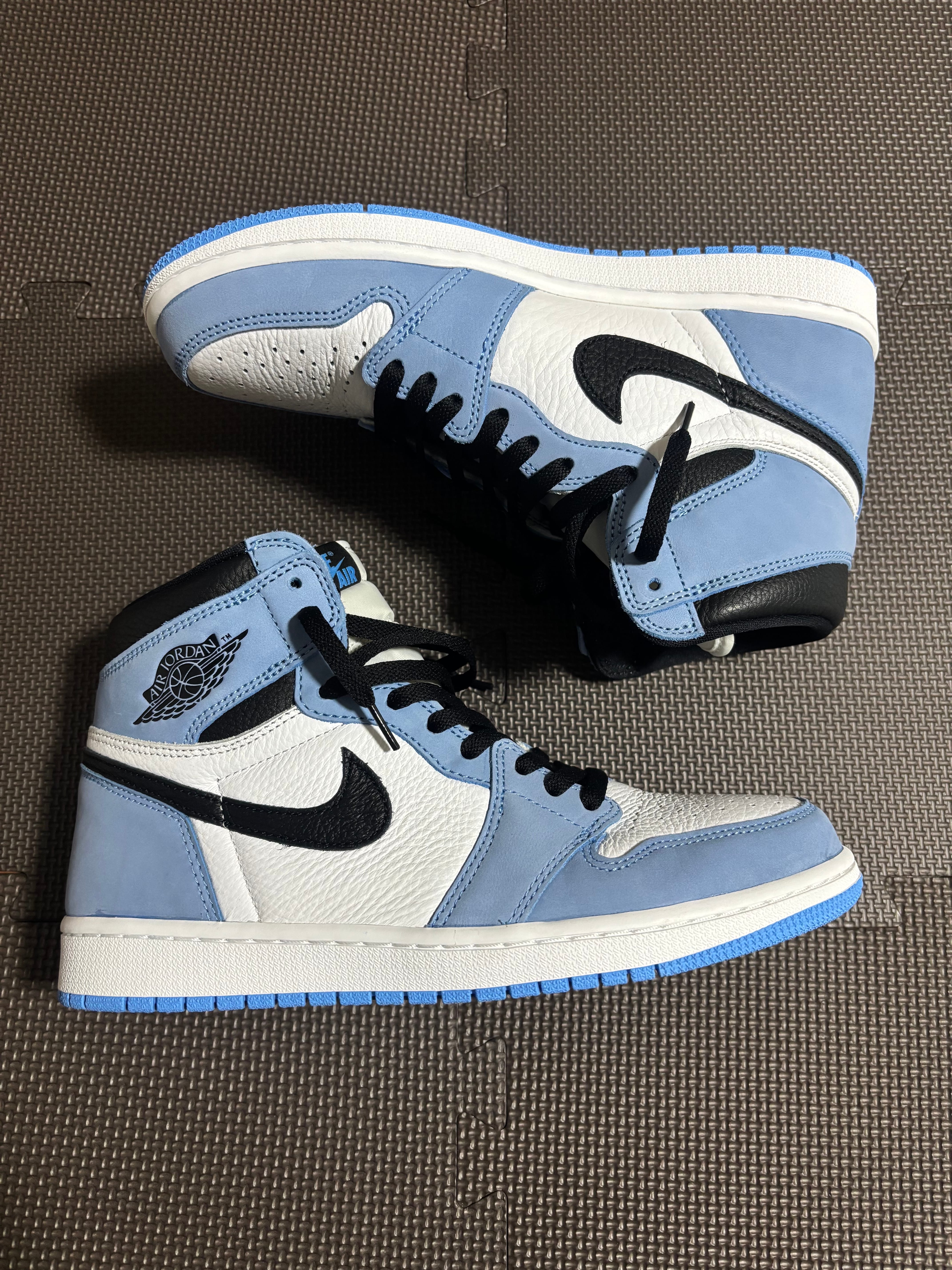 Nike Air Jordan 1 High OG "University Blue"