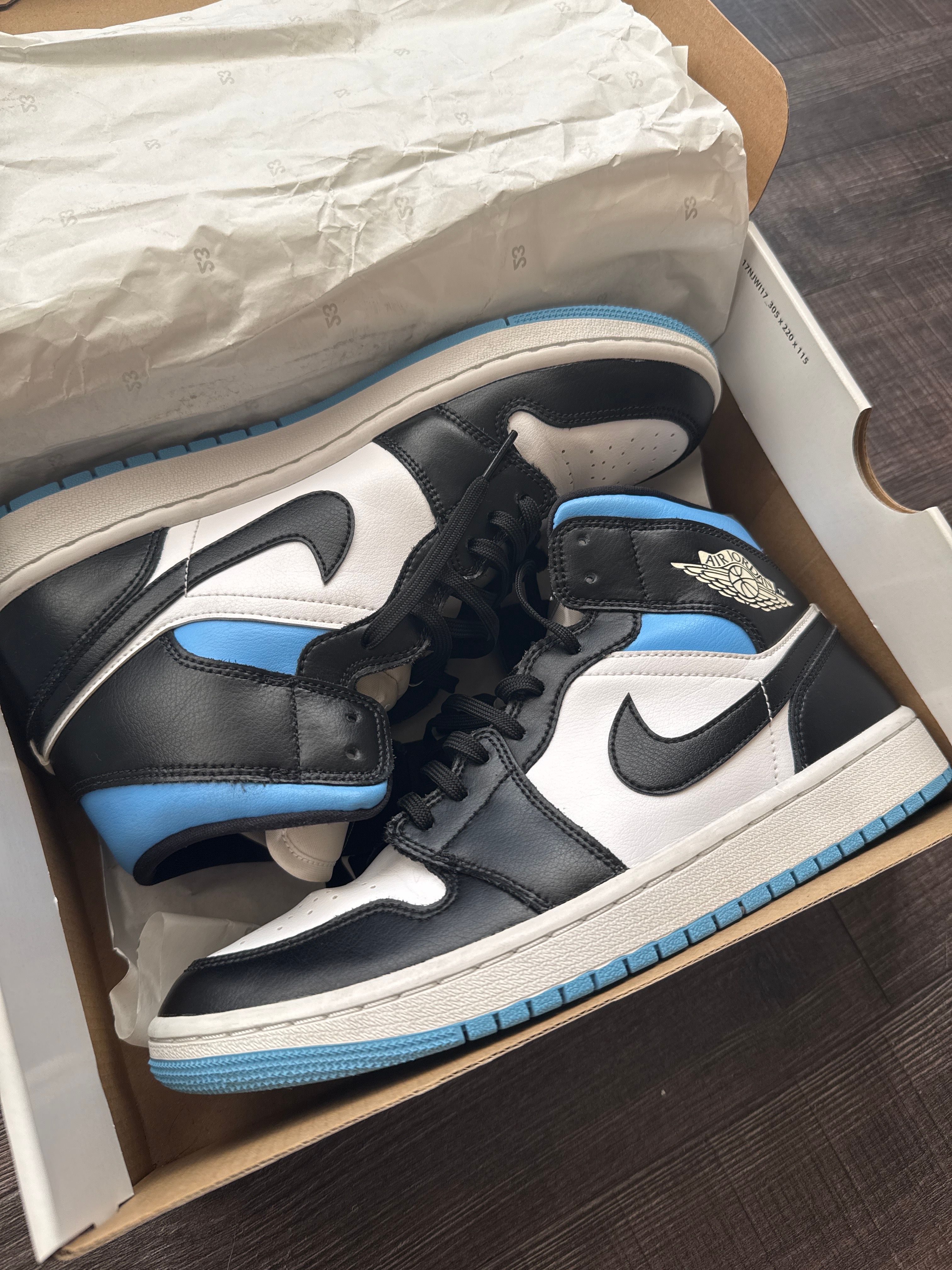Nike Women's Air Jordan 1 Mid "Black/University Blue"