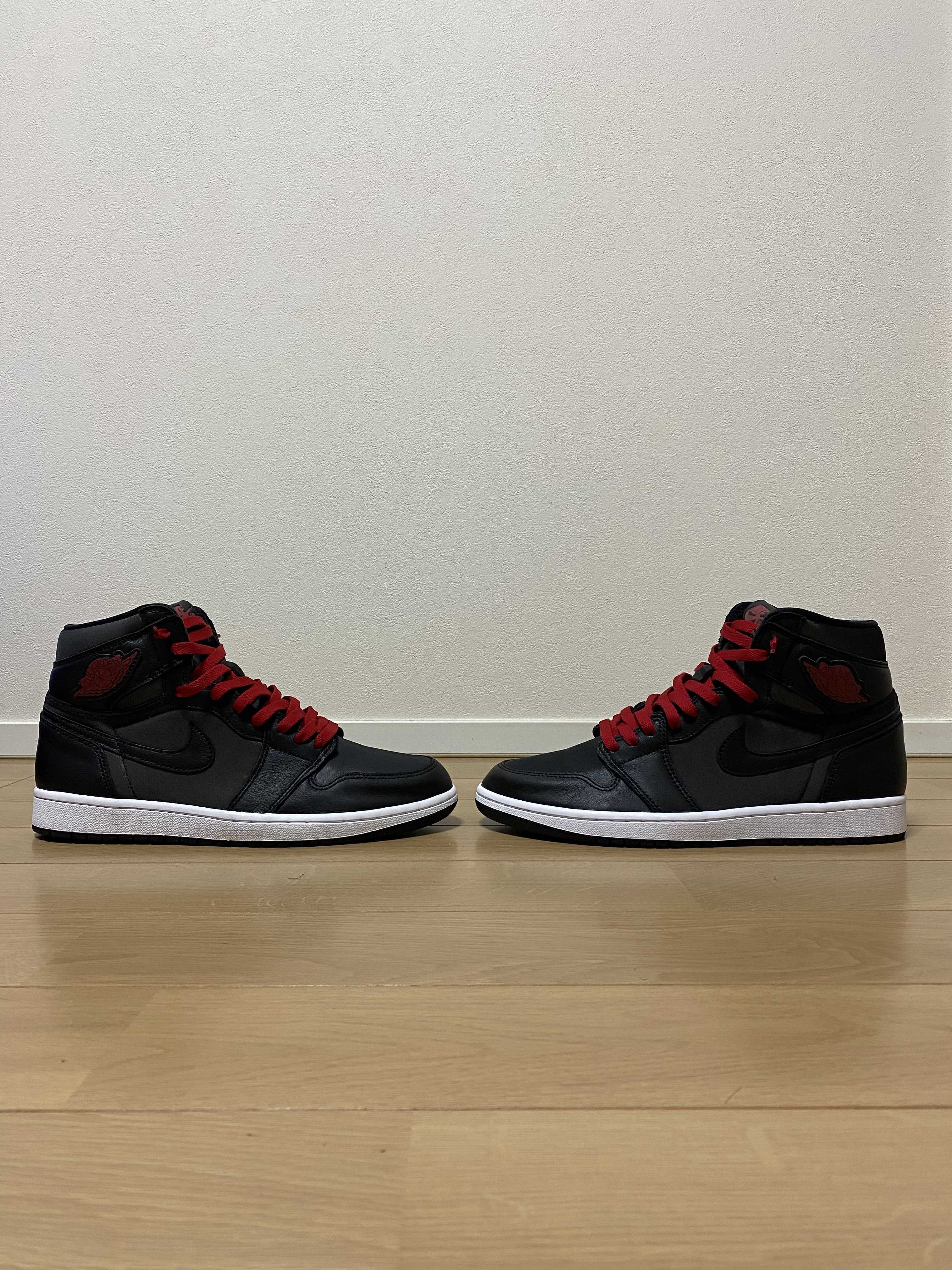 Nike Air Jordan 1 Retro High OG "Black/Metallic Silver/Gym Red"  
