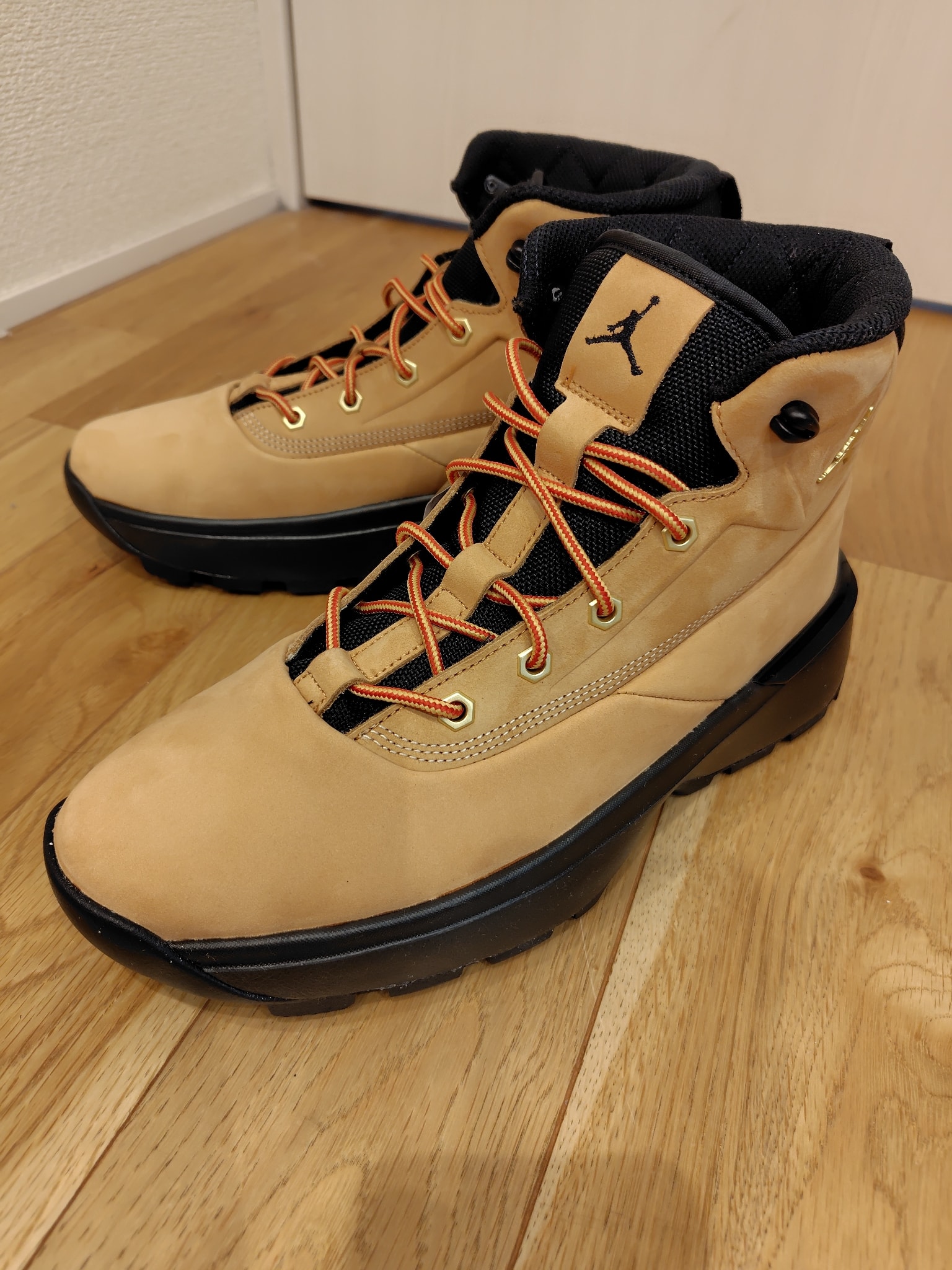 Nike Jordan City Boots "Flax/Black"