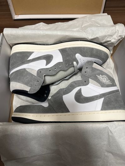 Nike Air Jordan 1 Retro High OG "Black and Smoke Grey"