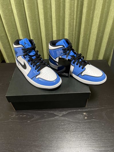 Nike Air Jordan 1 Mid SE "Signal Blue"