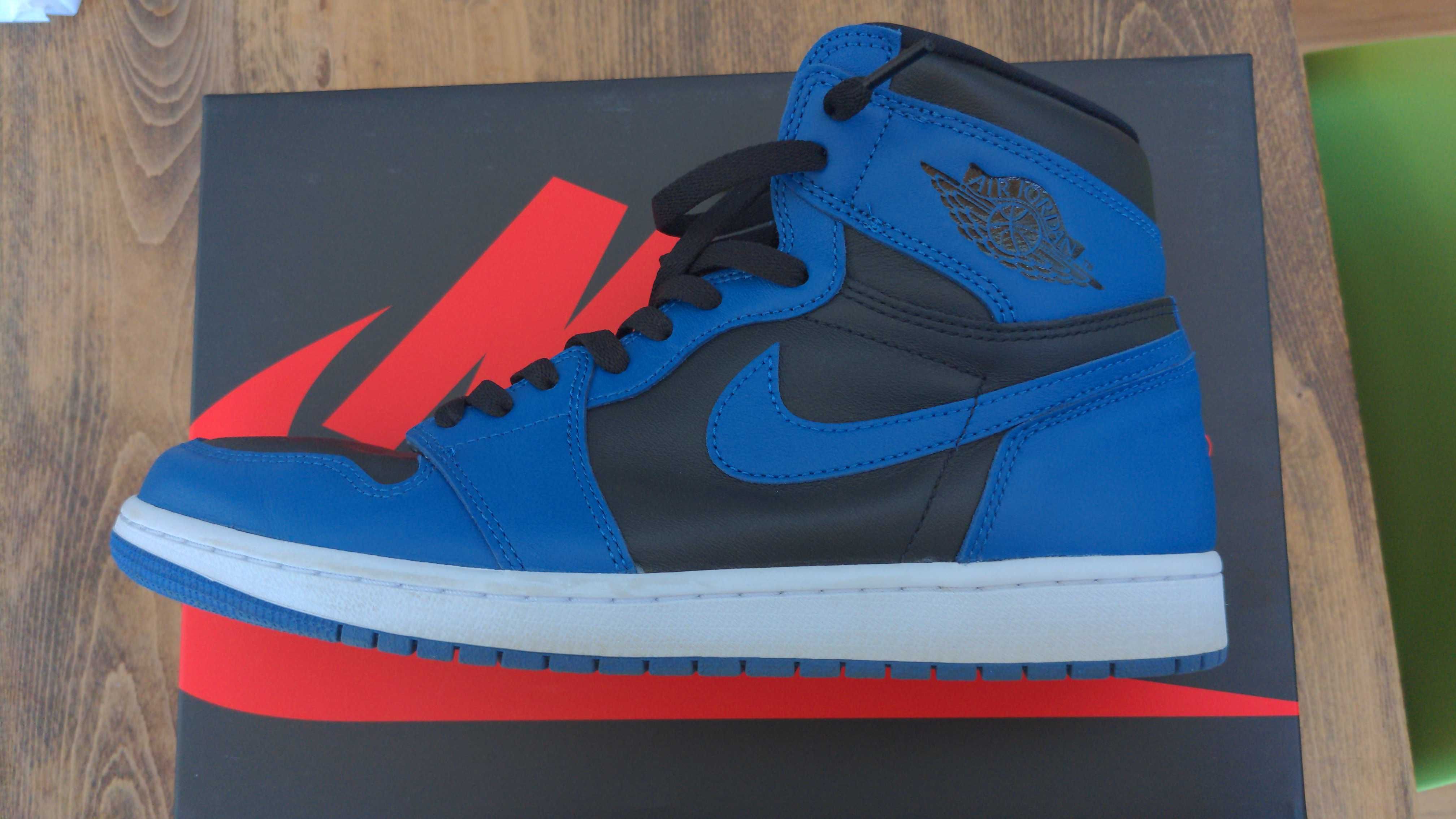 Nike Air Jordan 1 Retro High OG "Dark Marina Blue"