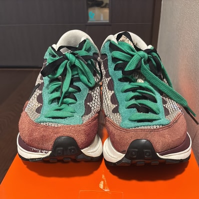 sacai × Nike Vapor Waffle "String/Red/Green"