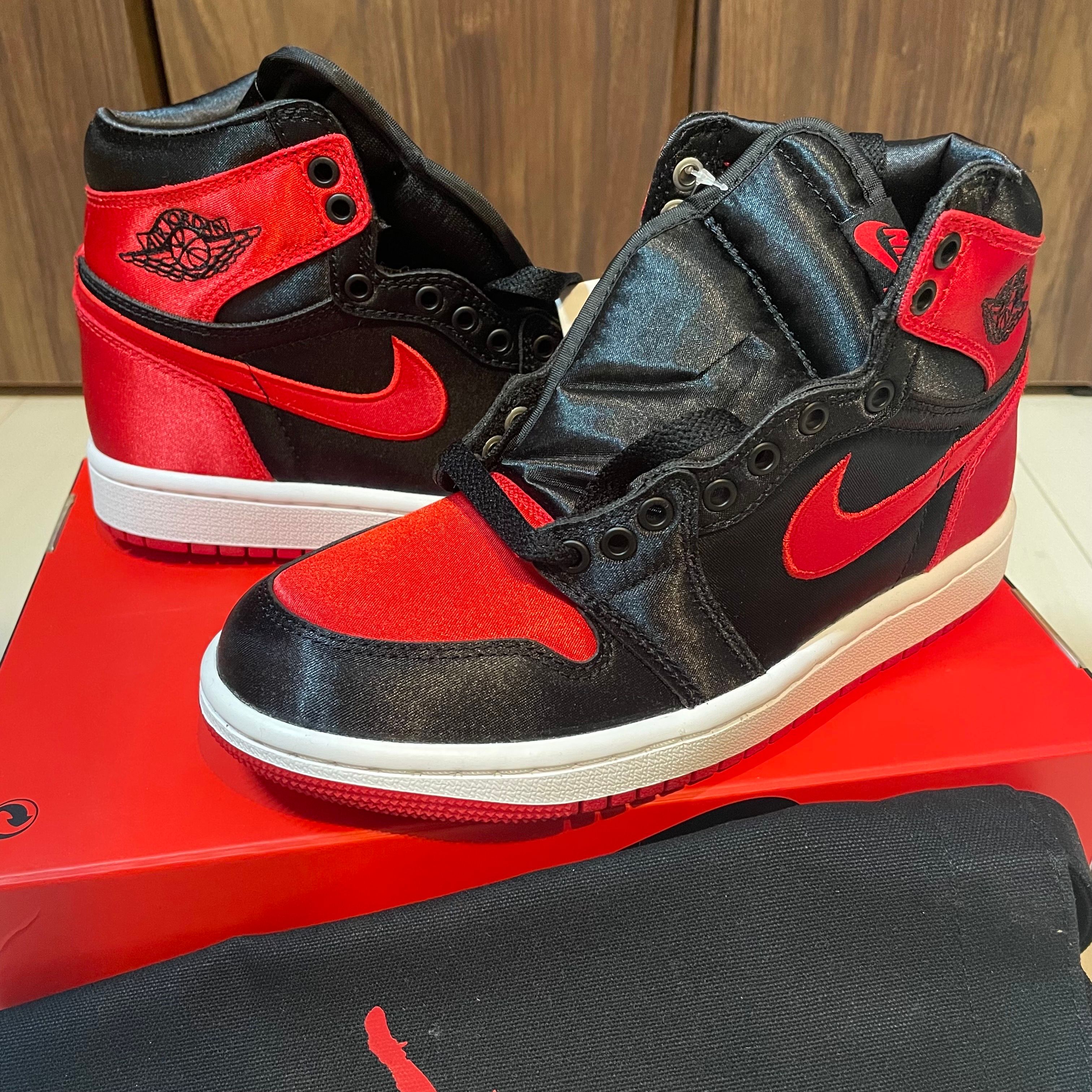 Nike Women's Air Jordan 1 Retro High OG "Satin Bred"