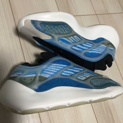 adidas YEEZY 700 V3 "Arzareth"