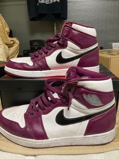 Nike Air Jordan 1 High OG "Bordeaux"