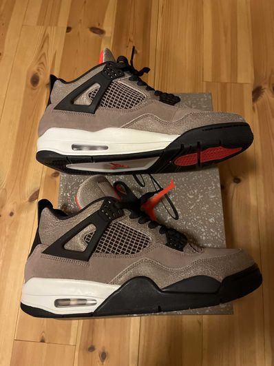 Nike Air Jordan 4 "Taupe Haze"