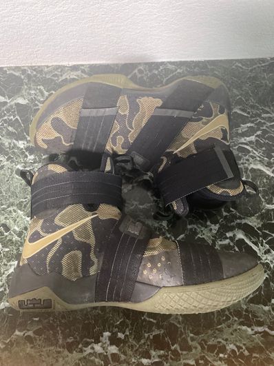 選べる配送時期 レア NIKE LEBRON SOLDIER 10 SFG EP 'CAMO