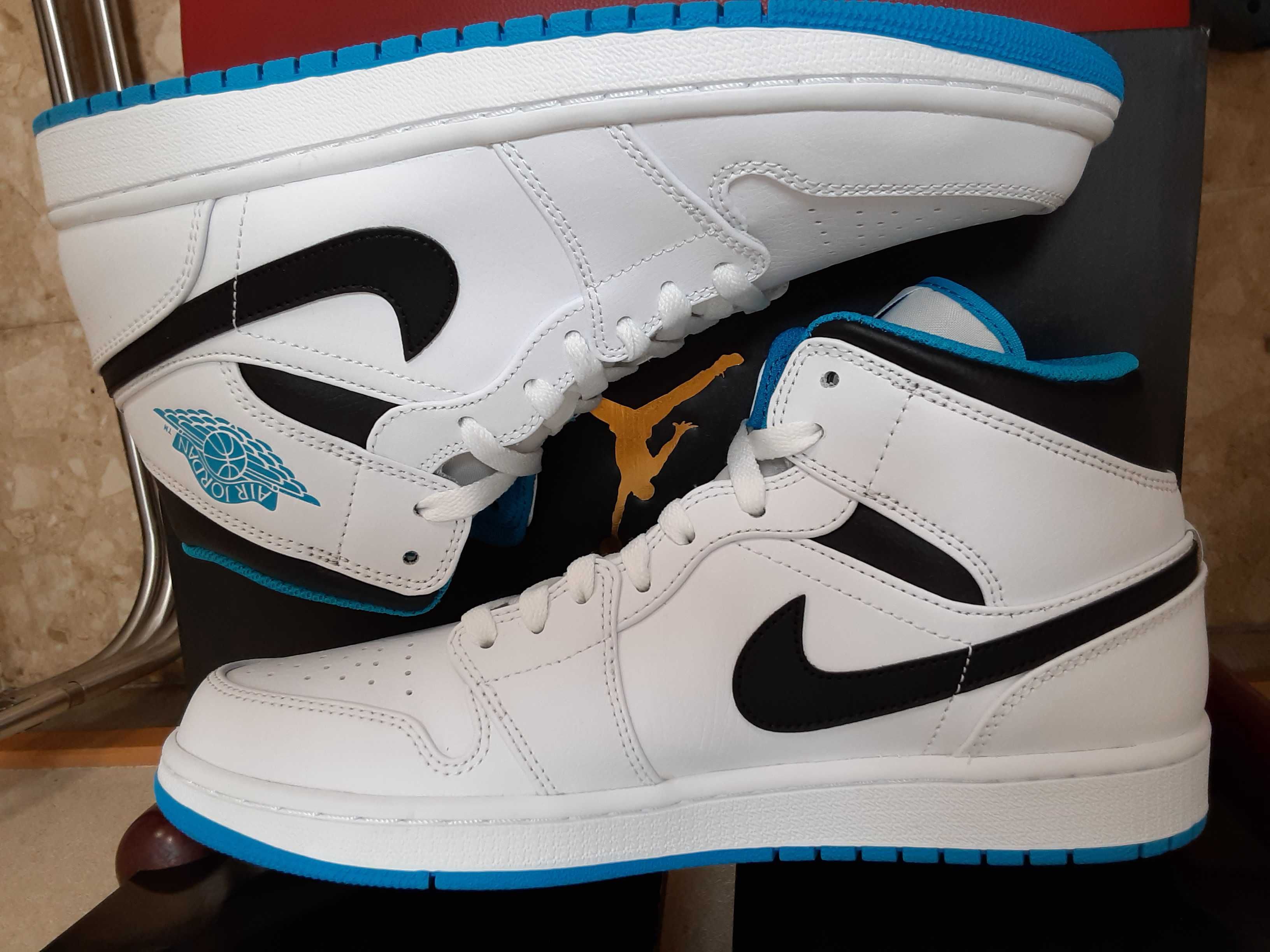 Nike Air Jordan 1 Mid "White/Laser blue"