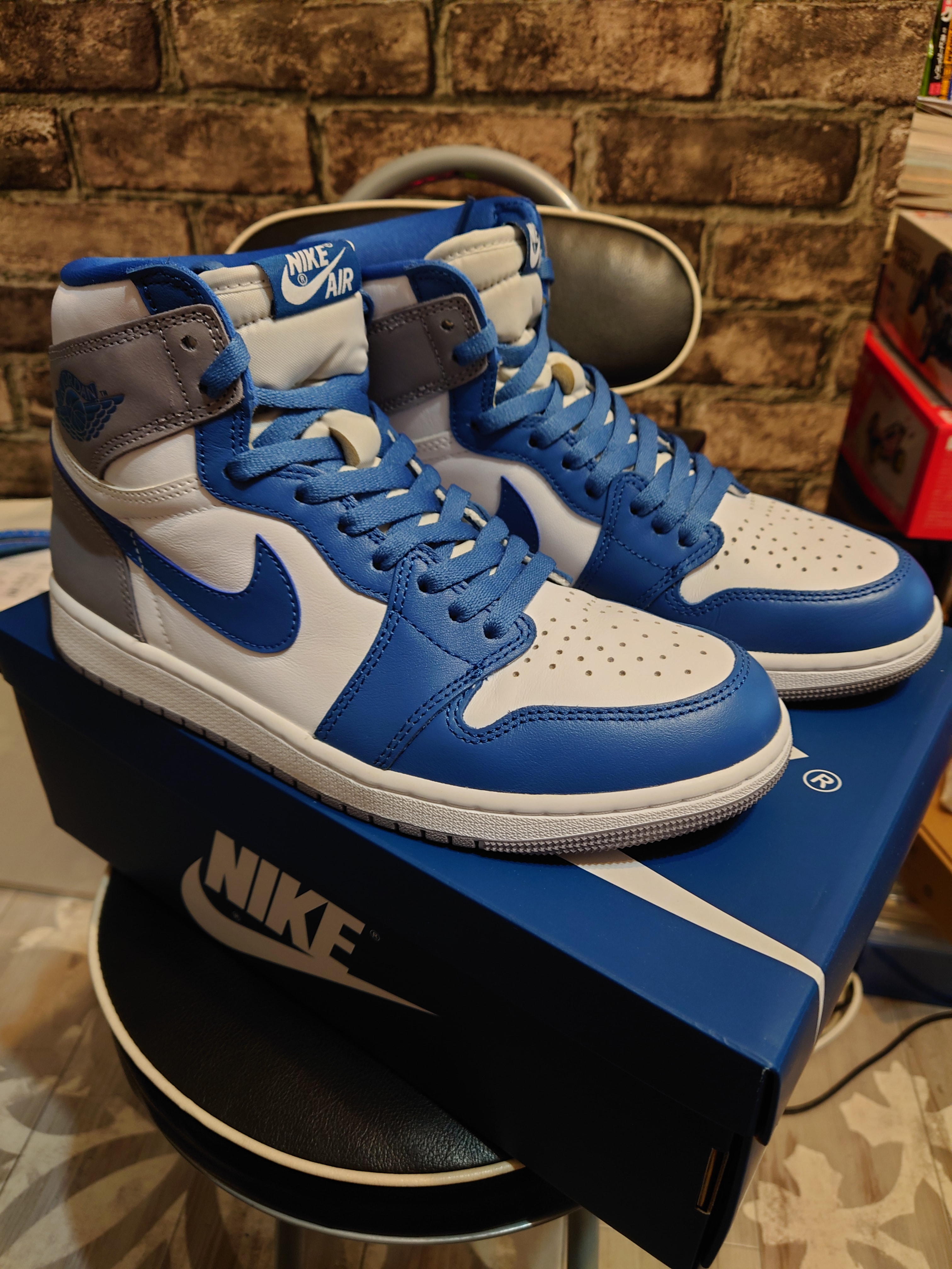 ナイキ エアジョーダン1 ハイ OG "トゥルーブルー"