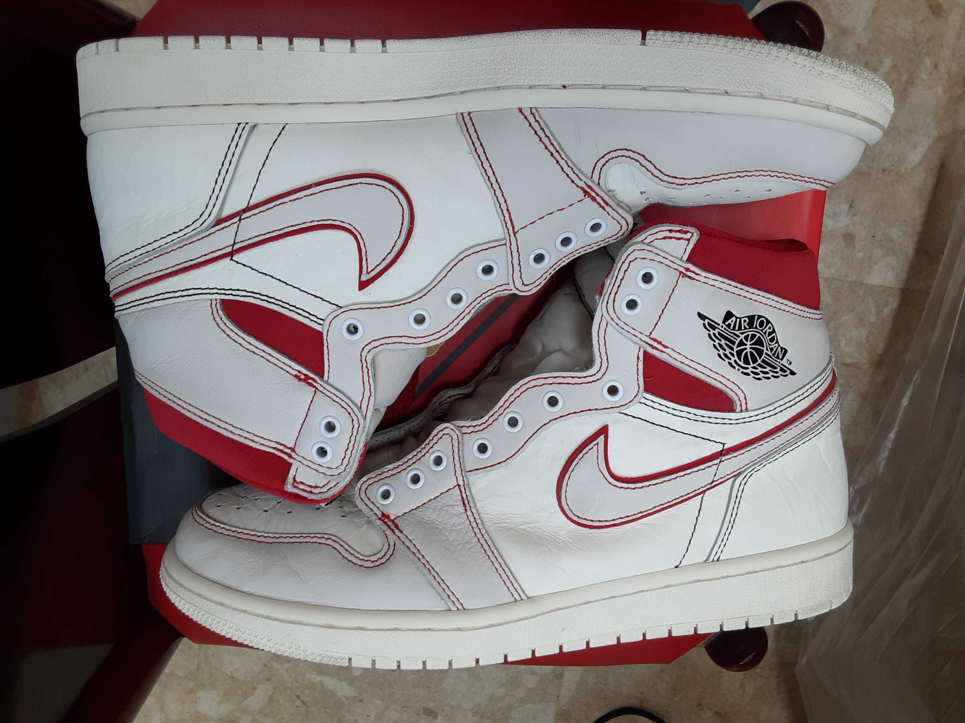 Nike Air Jordan 1 Retro High OG "Sail/University Red"