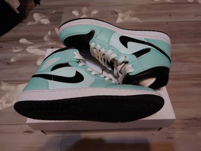 NIKE Women's AIR JORDAN 1 MID "AQUA BLUE"
