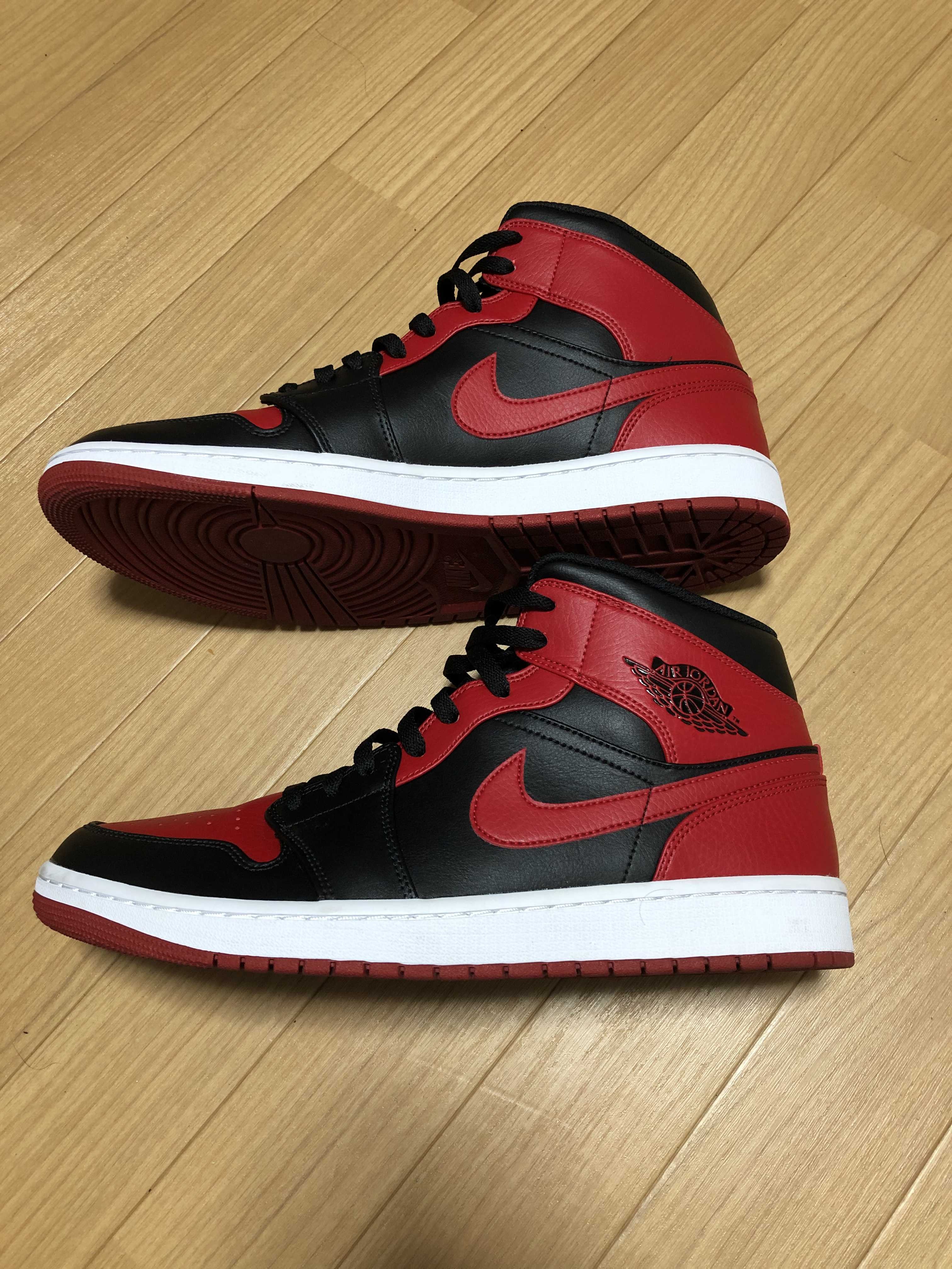 Nike Air Jordan 1 Mid "Bred"