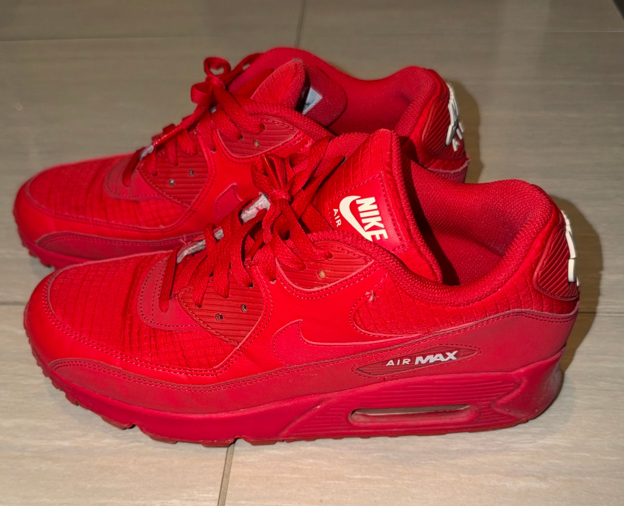 NIKE AIR MAX 90 ESSENTIAL "UNIVERSITY RED"