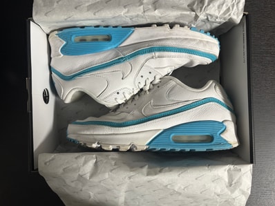 UNDEFEATED × Nike Air Max 90 "White/Blue"