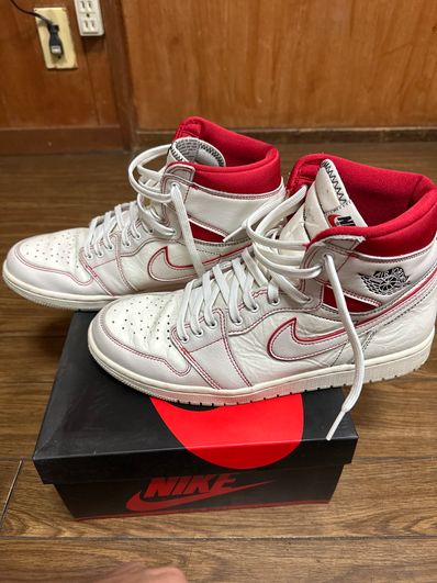 Nike Air Jordan 1 Retro High OG "Sail/University Red"