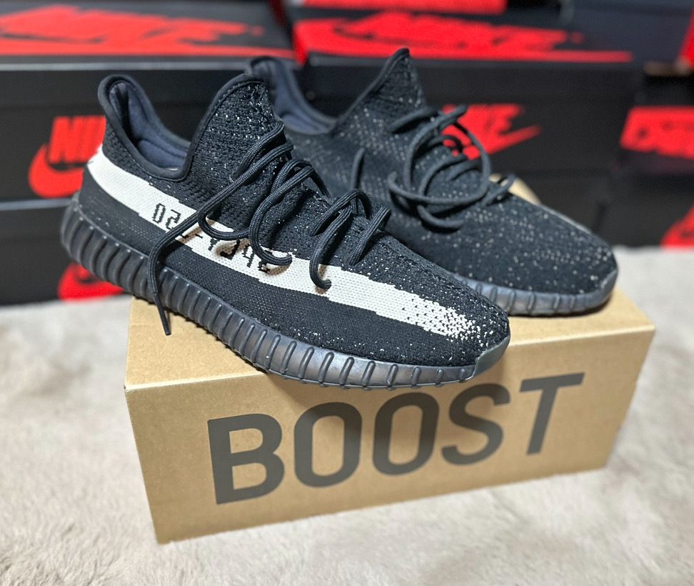 adidas YEEZY Boost 350 V2 "Oreo"