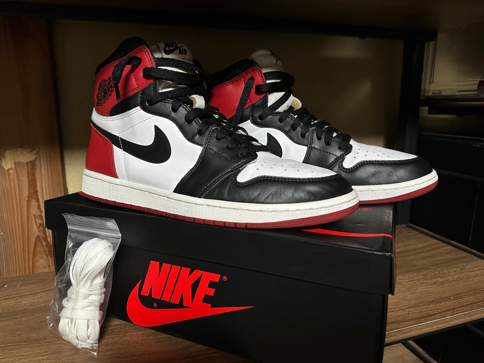 Nike Air Jordan 1 Retro High OG "Black Toe"