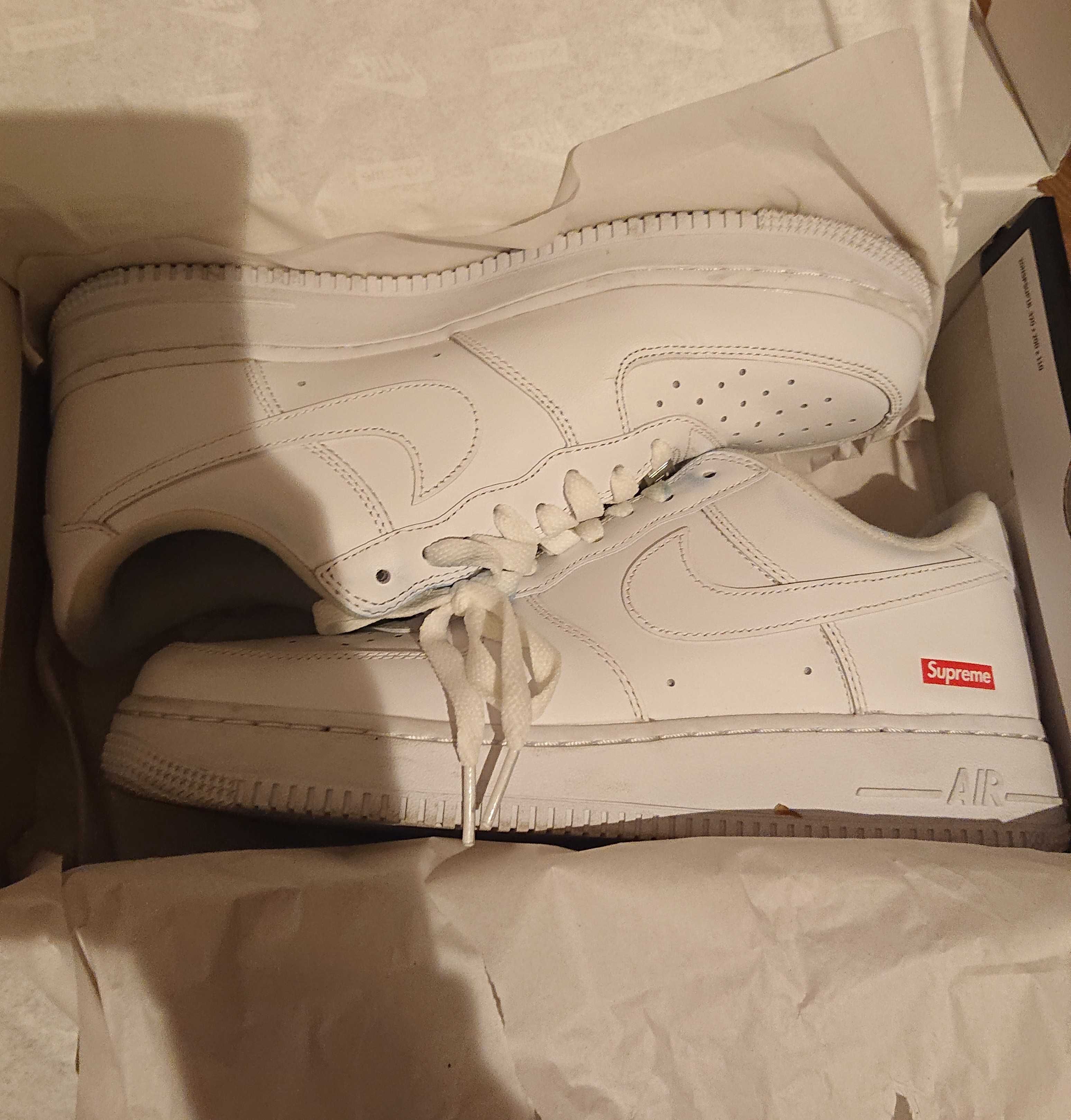 Supreme × Nike Air Force 1 Low "White"