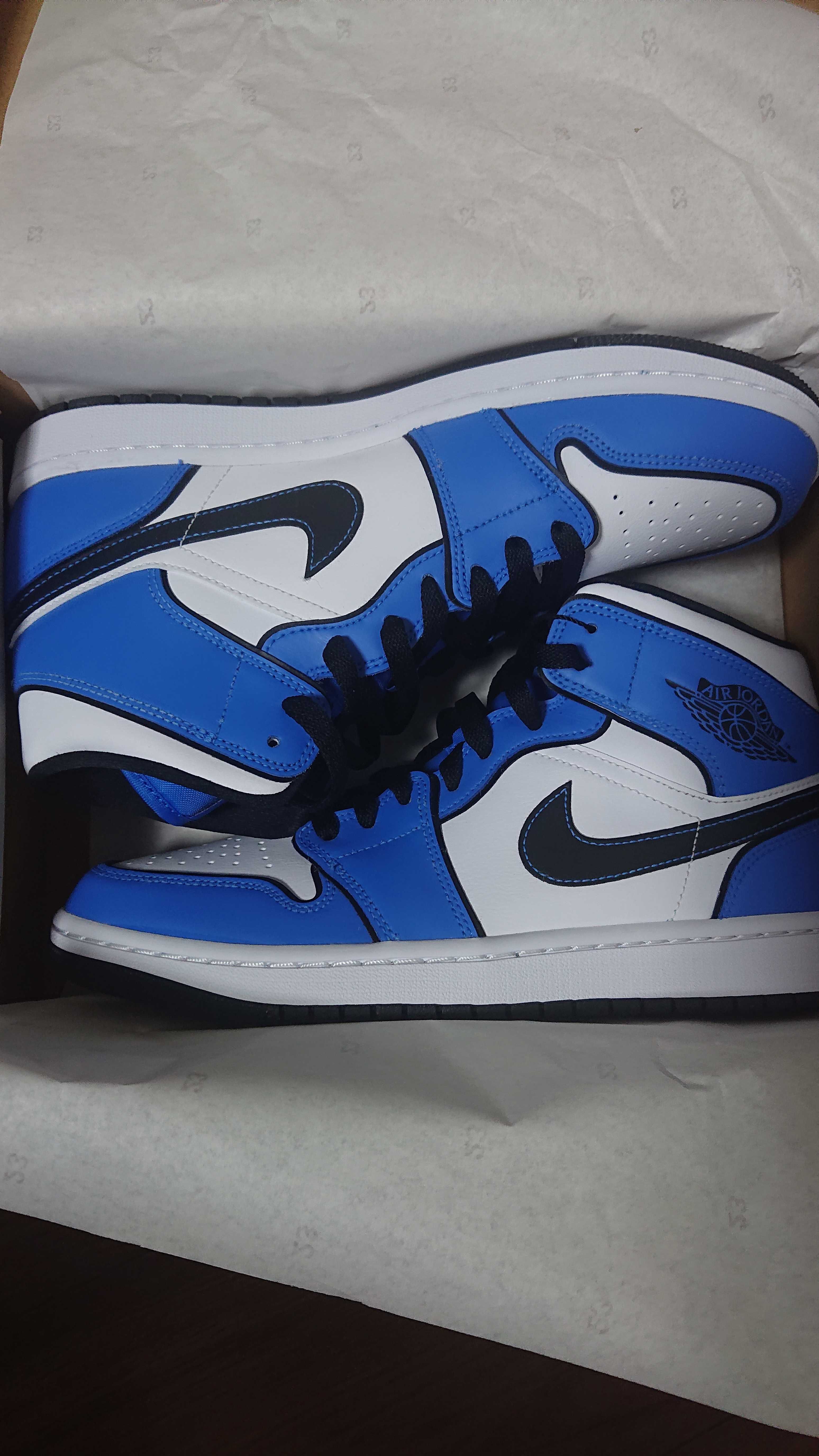 Nike Air Jordan 1 Mid SE "Signal Blue"