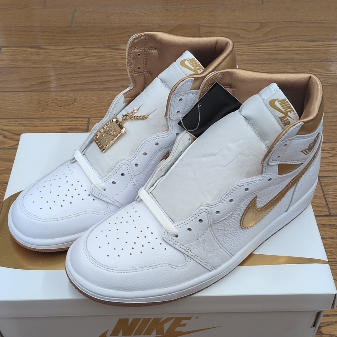 Nike Women's Air Jordan 1 Retro High OG "White and Gold"