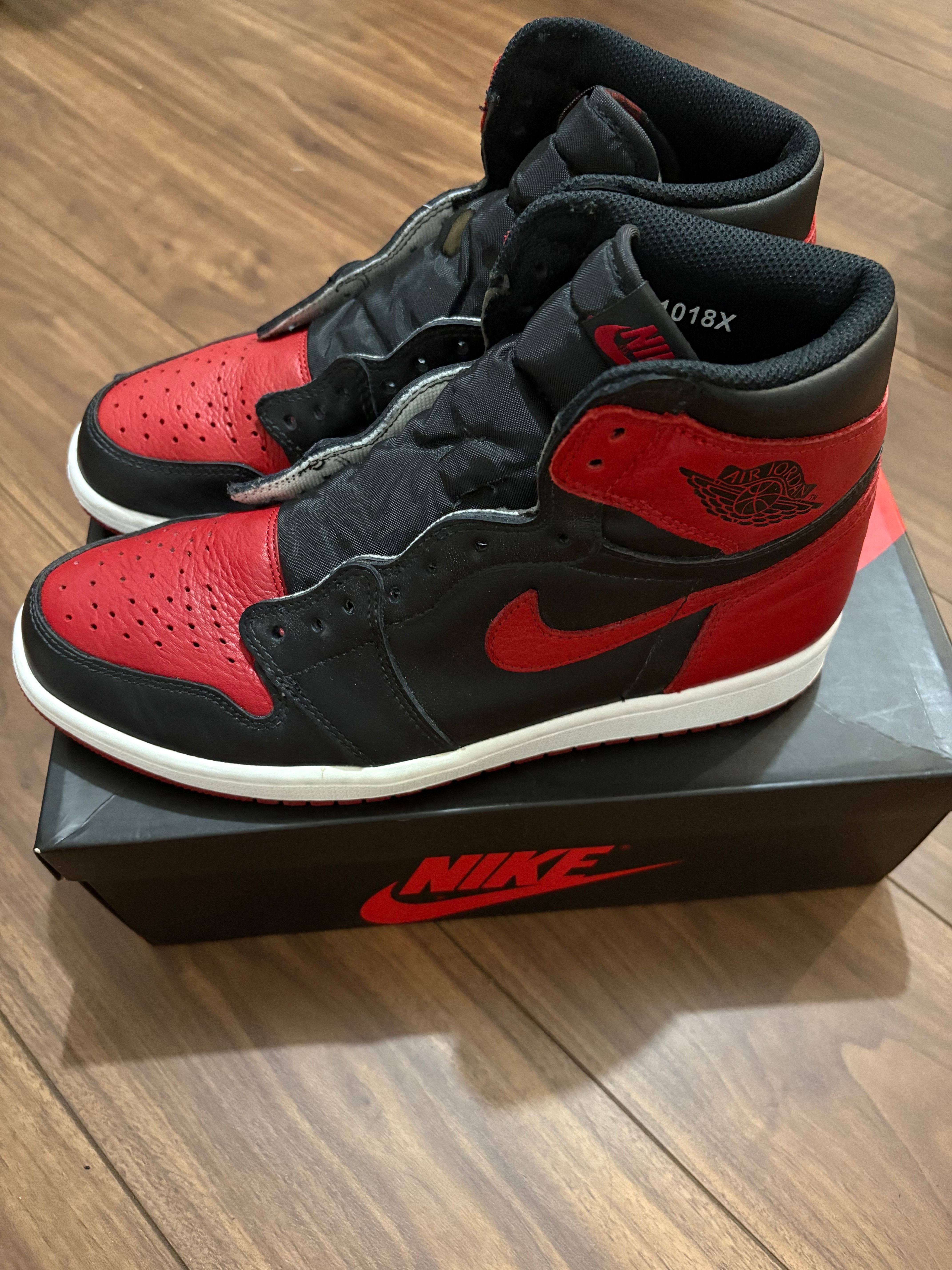 Nike Air Jordan 1 Retro High OG "Bred/Banned" (2016)