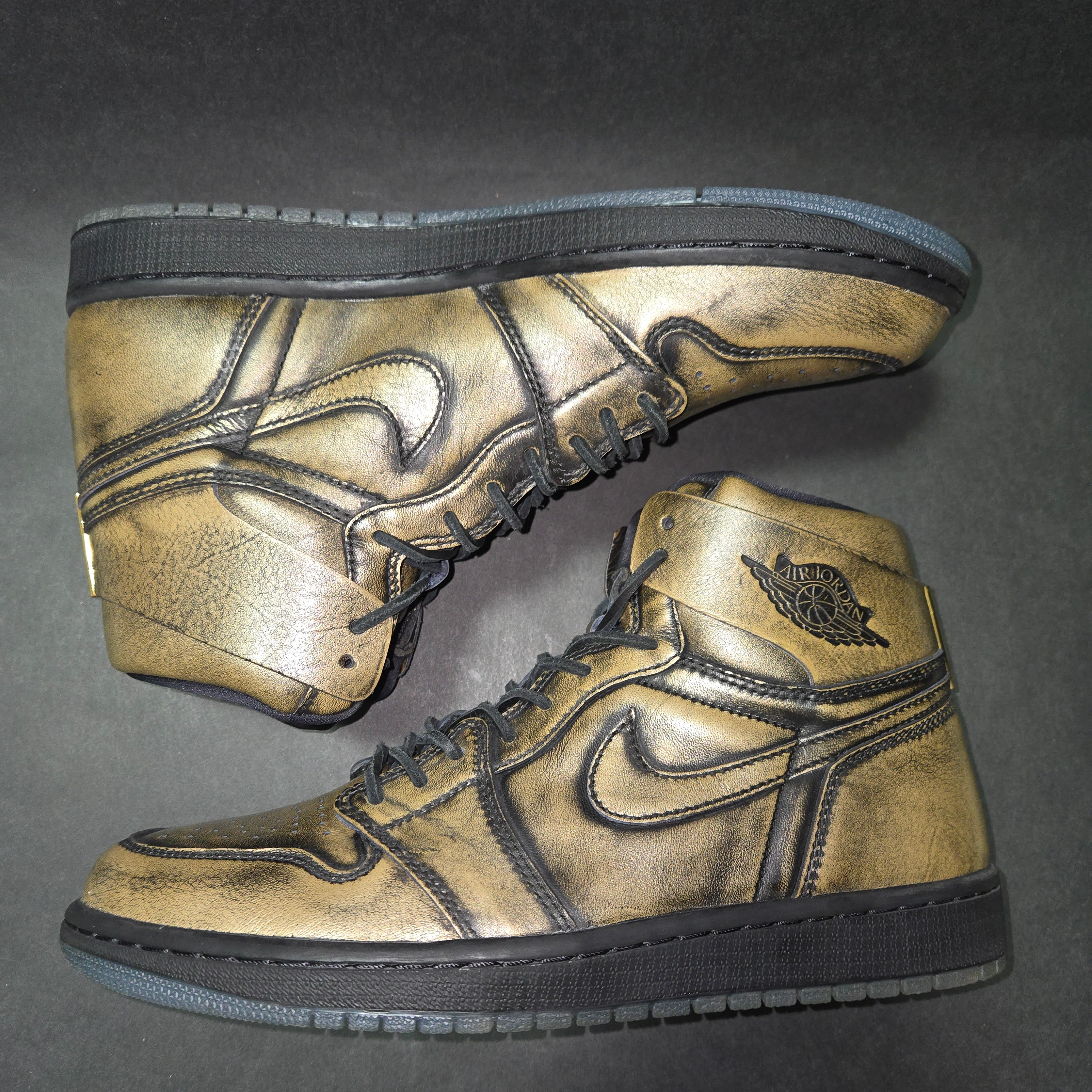 NIKE AIR JORDAN 1 RETRO HIGH OG WINGS "BLACK/BLACK-METALLIC GOLD"