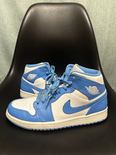 Nike Air Jordan 1 Retro Mid "UNC"