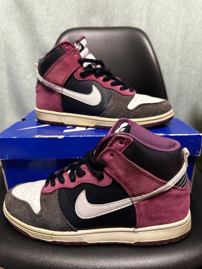 Nike SB Dunk High "Dark Obsidian Metallic Platinum"