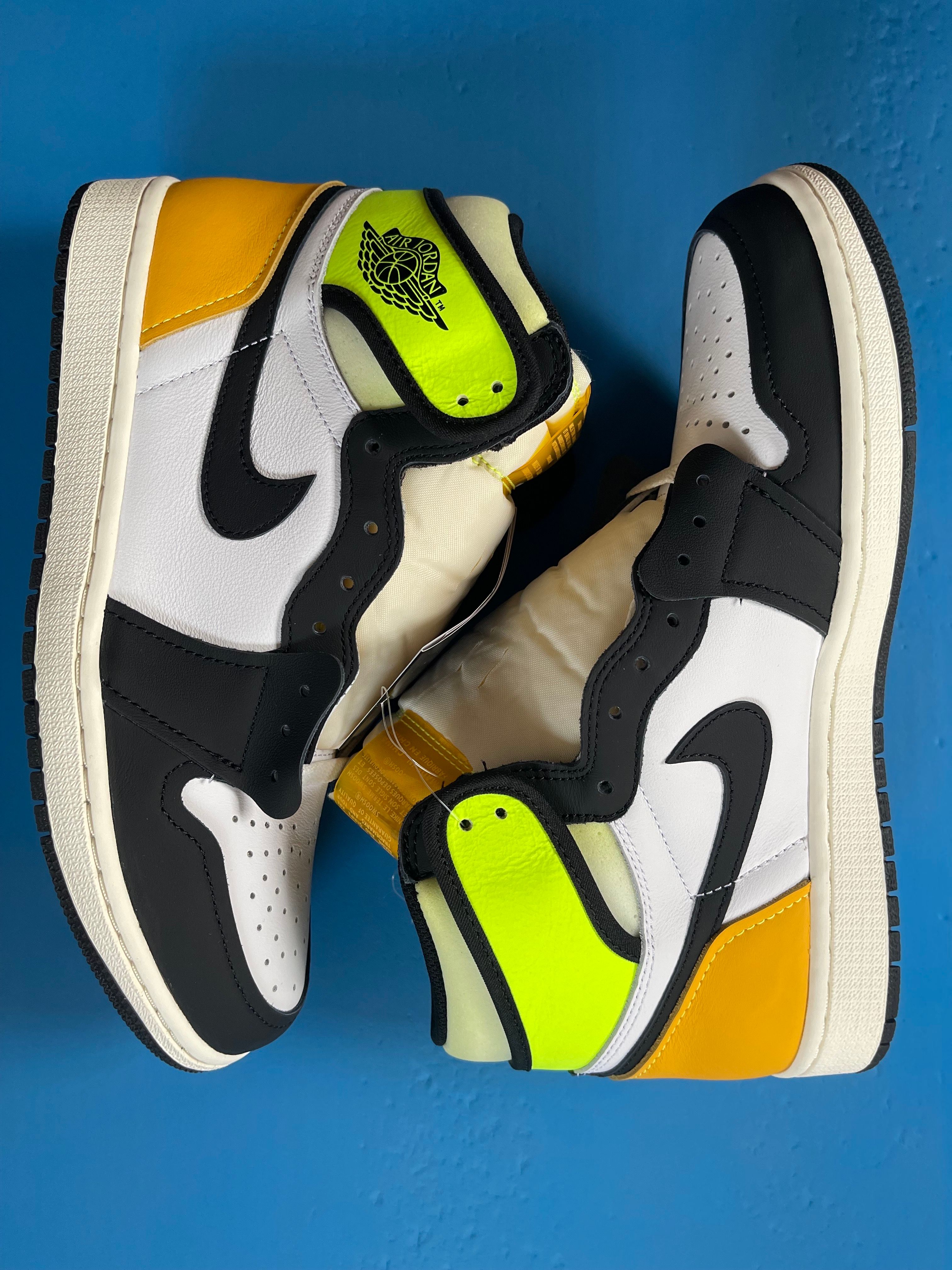 Nike Air Jordan 1 High OG "Volt Gold"