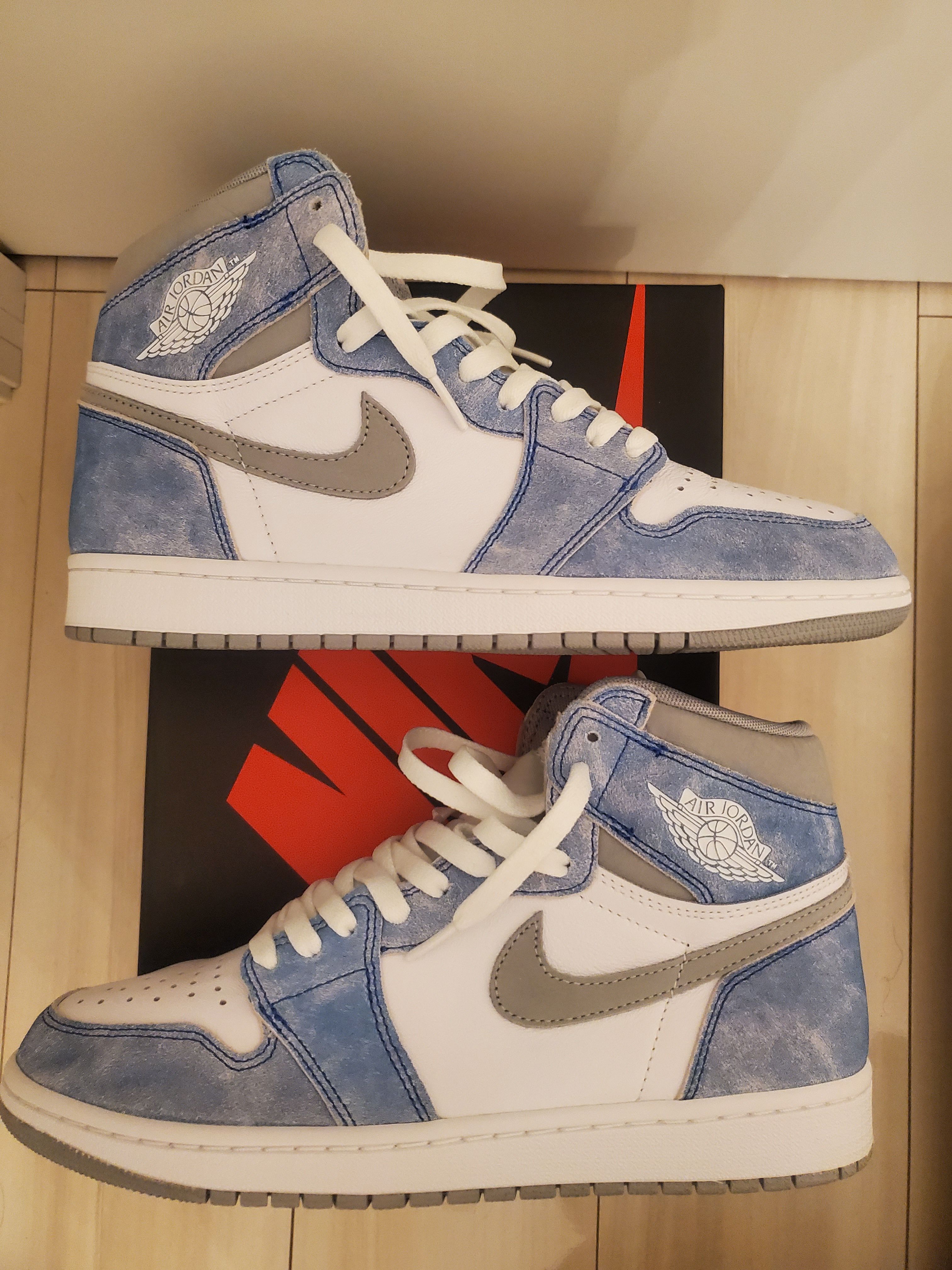 Nike Air Jordan 1 High OG "Hyper Royal"