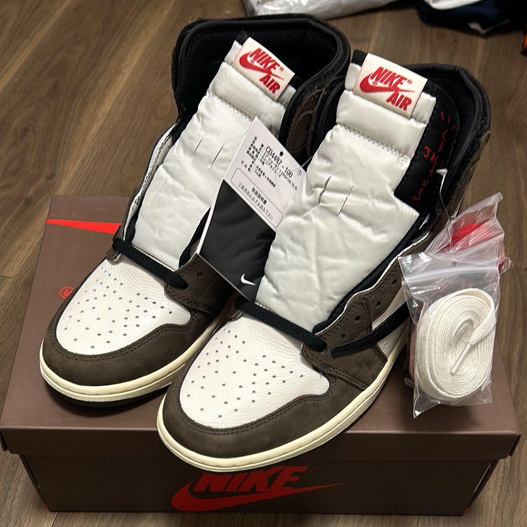 Travis Scott × Nike Air Jordan 1 Retro High OG TS SP "Sail/Dark Mocha"
