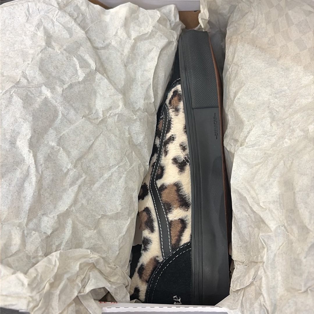 Supreme × Vans Leopard Old Skool "Black"