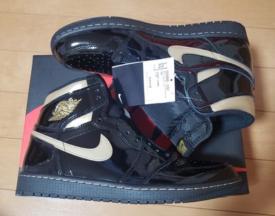 Nike Air Jordan 1 High OG "Black-Metalic Gold"