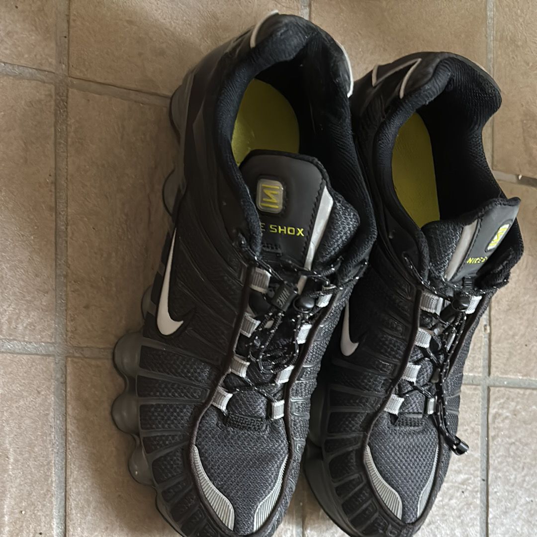 Nike Women's Shox TL "Black and Metallic Silver"