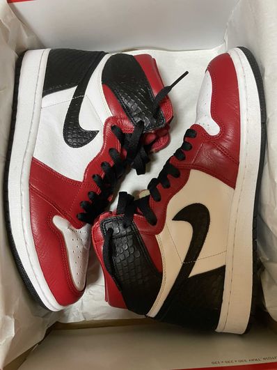 Nike Women's Air Jordan 1 High OG "Satin Red"