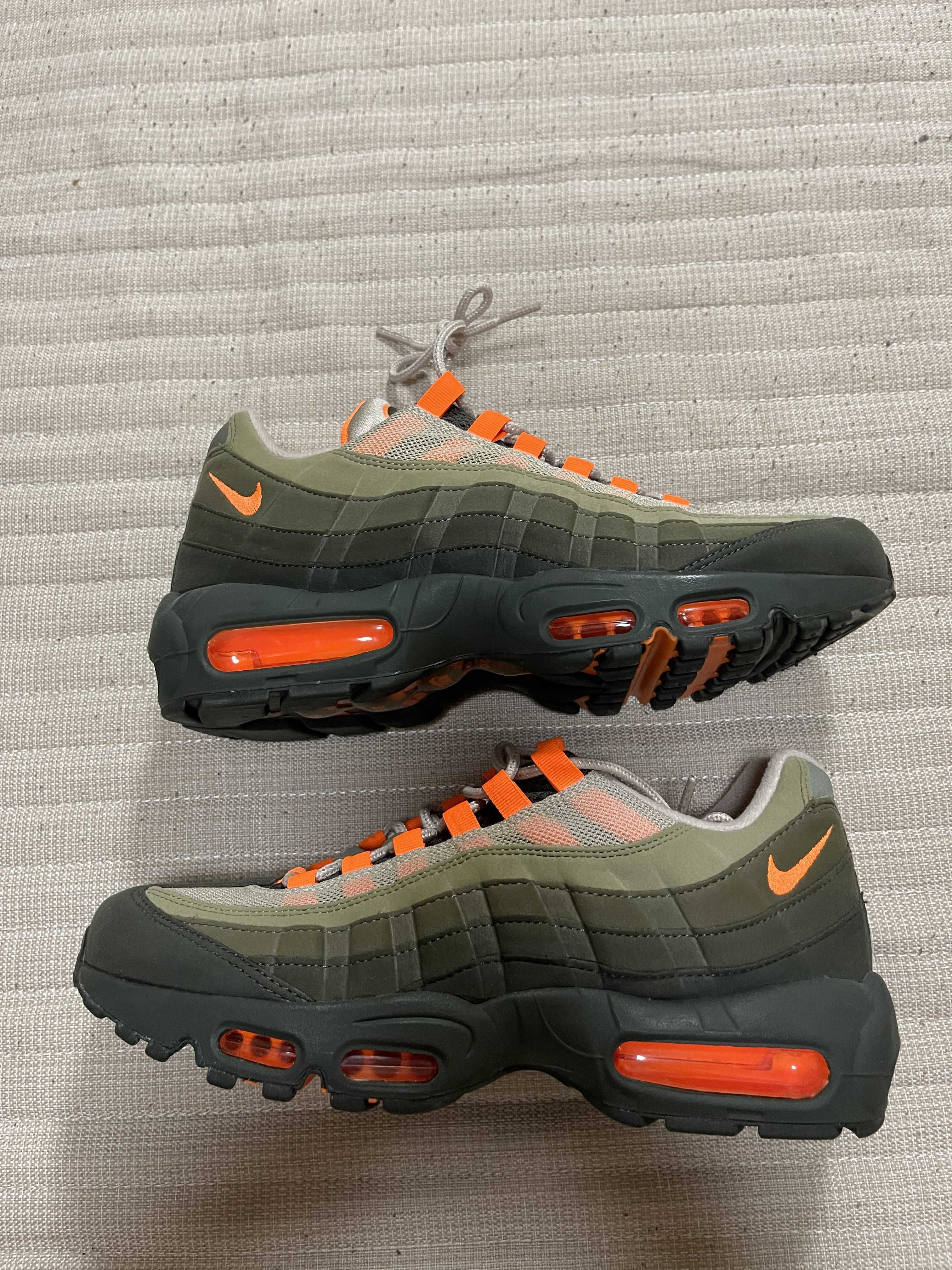 Nike Air Max 95 "String/Total Orange"