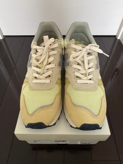 AURALEE × New Balance 475 "Vintage Yellow"