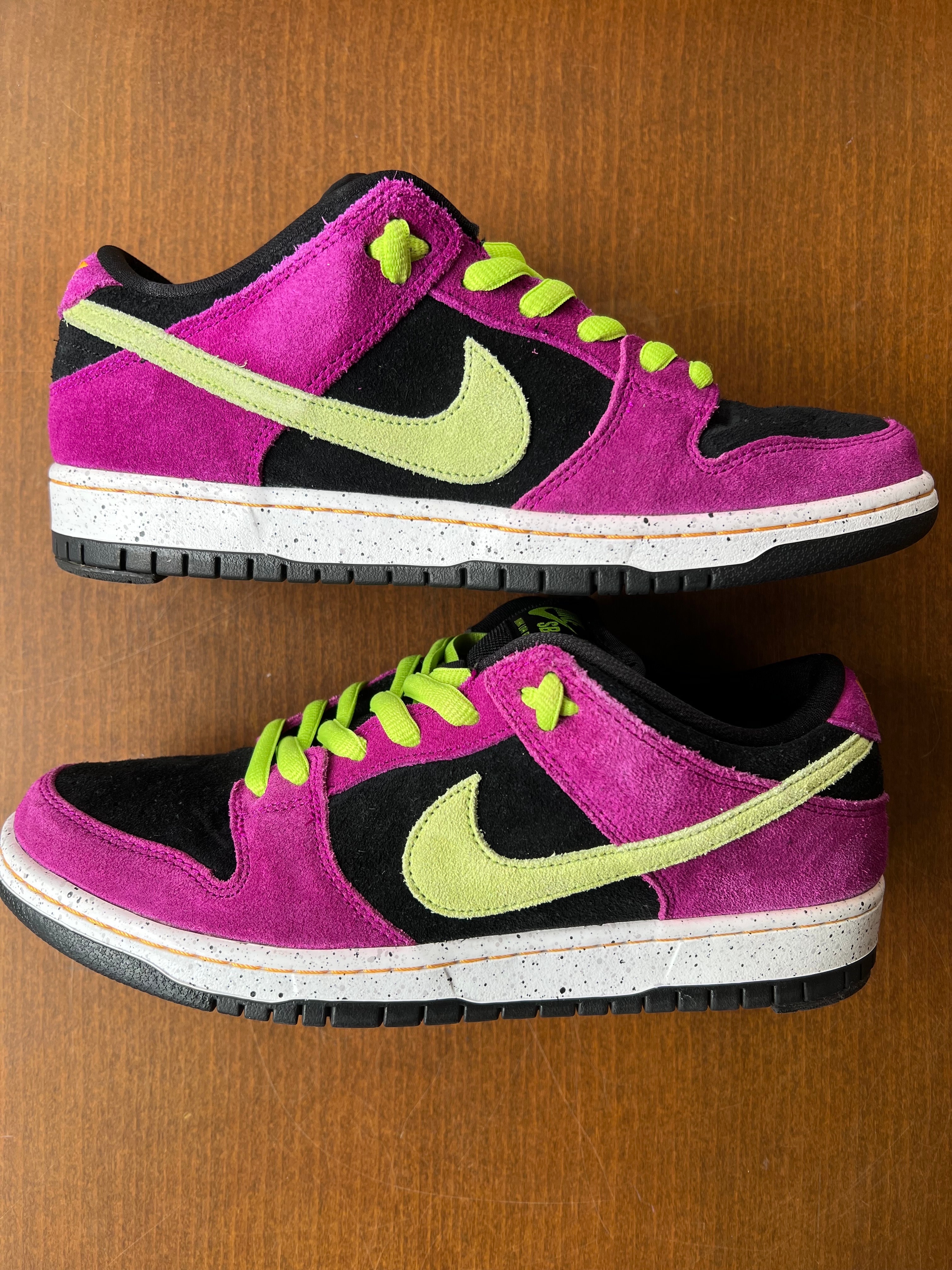 Nike SB Dunk Low "Red Plum"